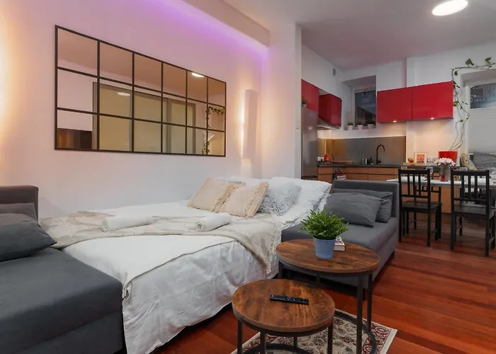 Lyna Gold - Light Apartment