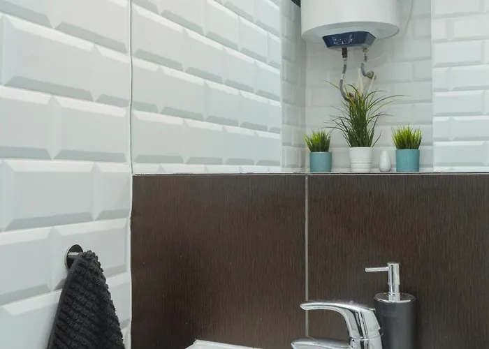 Lyna Gold - Light Apartment *